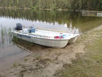 Suomi 475Cat rannalla 3